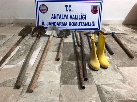 Kaçak kazı yapan 4 kişi yakalandı Antalya